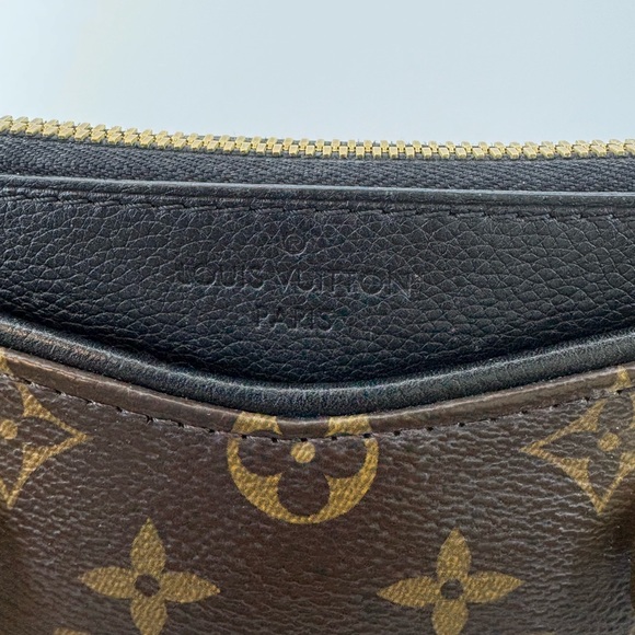 Louis Vuitton Paris, Brown Purse, Excelent Condition, Comes with Strap - Picture 11 of 15